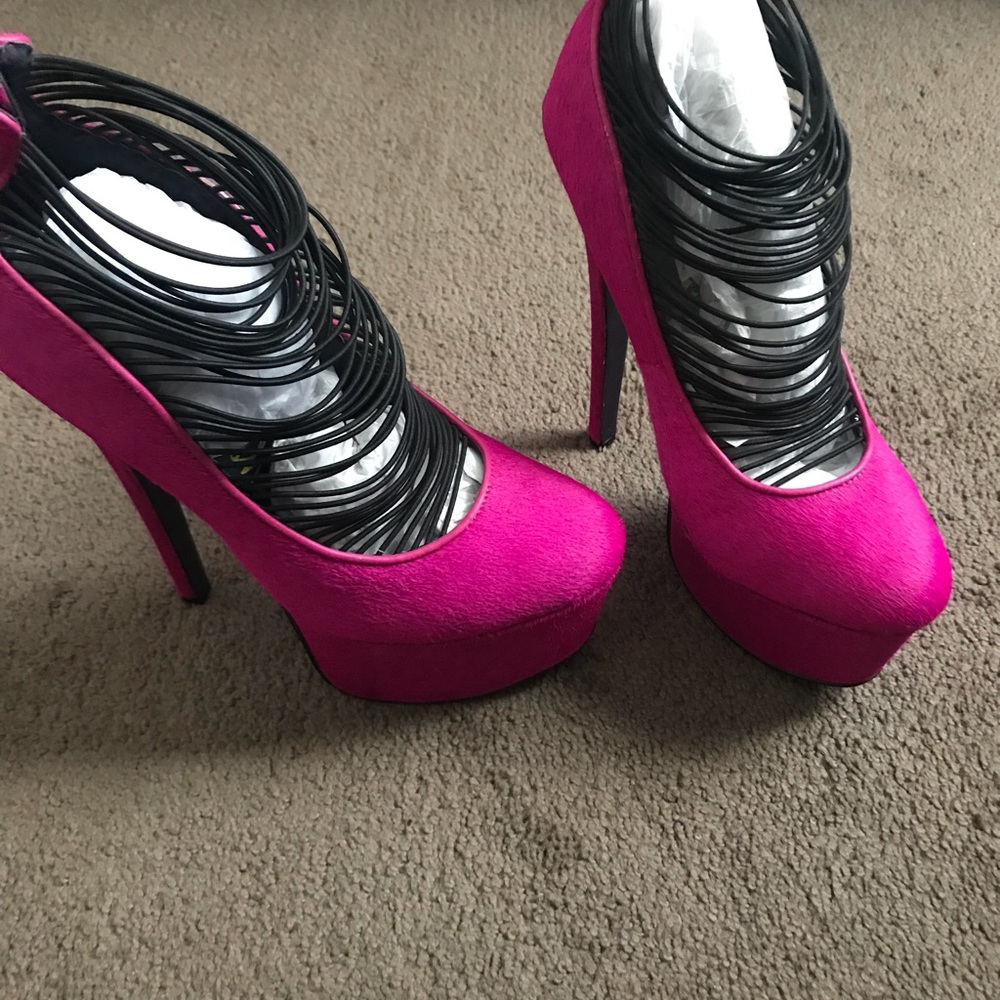 London Trash Magenta pink pony hair 6in